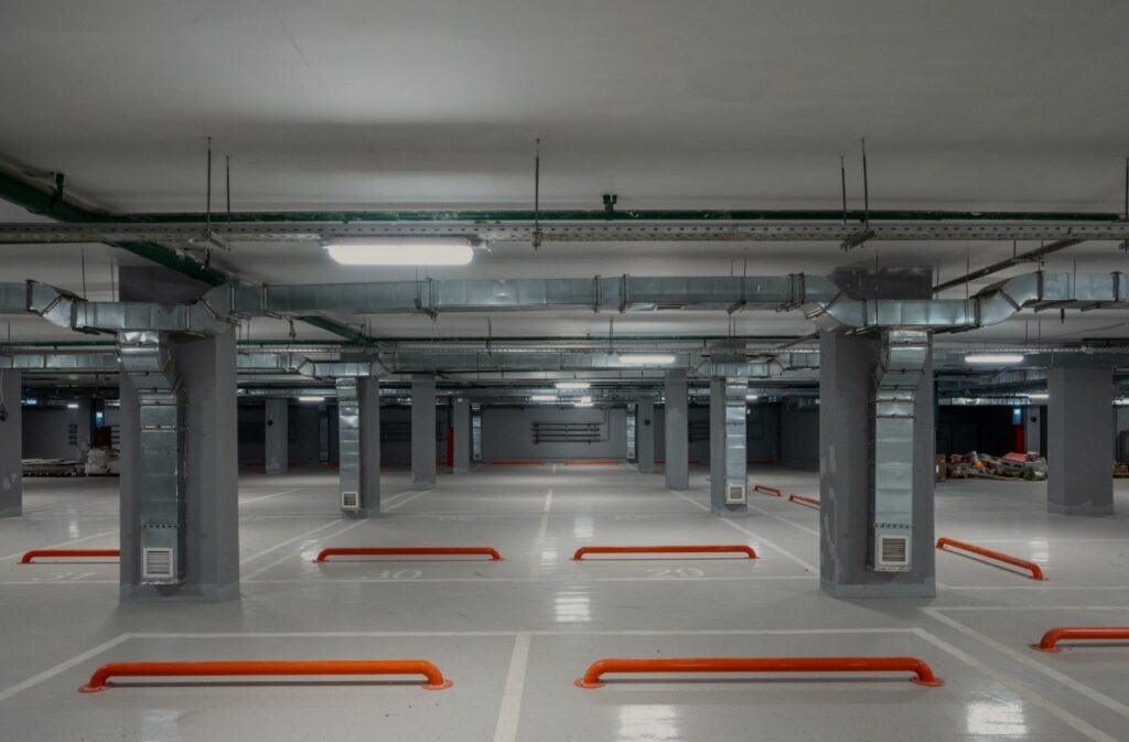 Машиноместа в ЖК Паперника ул., д. 12А