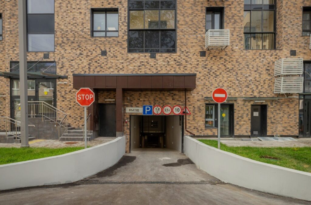 Машиноместа в ЖК Олеко Дундича ул., д. 31, к. 1
