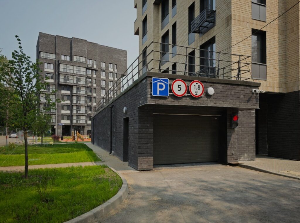 Машиноместа в ЖК Чёрное Озеро ул., д. 7